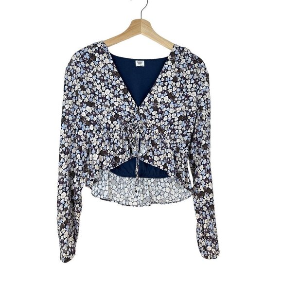 Aritzia Sunday Best Crop Top Size Medium - Picture 3 of 9